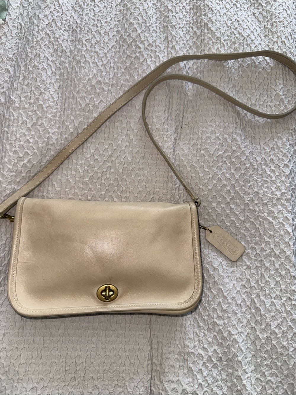 Vintage Coach Pocket Purse Bone Beige Cream Leather Turnlock Crossbody Bag